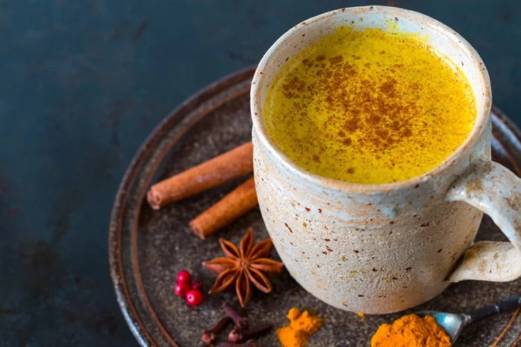Recetas reconfortantes de leche dorada y cúrcuma que debes probar